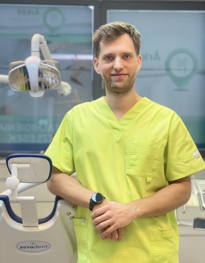 Dr. Lakatos Levente - Fogorvos